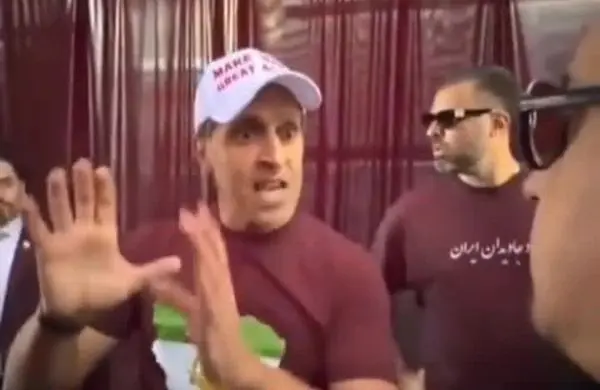 برش خبرساز از علی کریمی در تجمع لس‌آنجلس