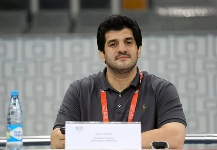 محمد مایلی کهن پشت رسول خادم در آمد/ او چه نیازی به ریا دارد؟