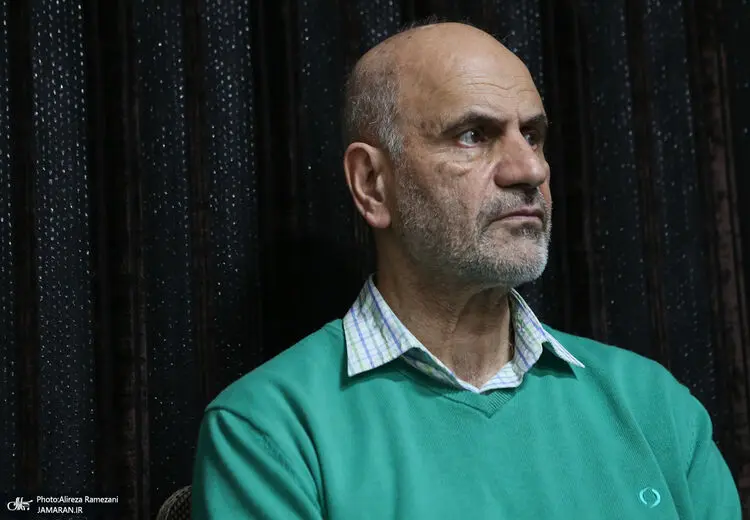فرشاد مومنی: از هر سه ایرانی، یک نفر در فقر مطلق است