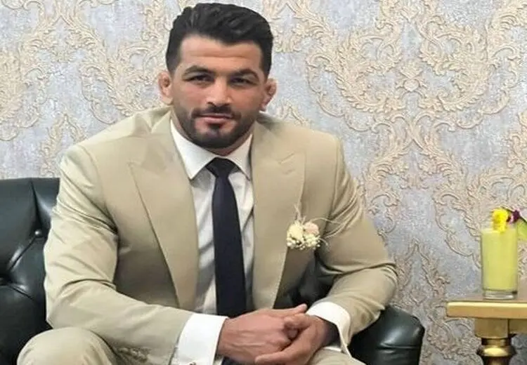 پست عاشقانه حسن یزدانی با استایل دامادی 