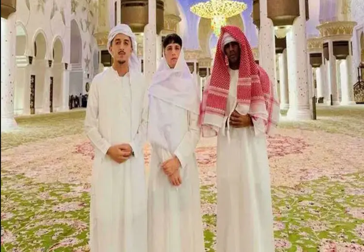 احساس آرامش ستاره جوان بارسا پس از بازدید از مسجد