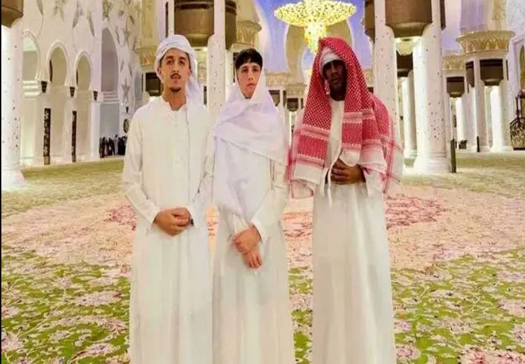 احساس آرامش ستاره جوان بارسا پس از بازدید از مسجد