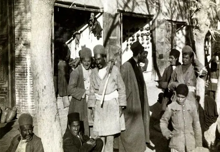 حقوق کارمندان دوره قاجار چقدر بود؟