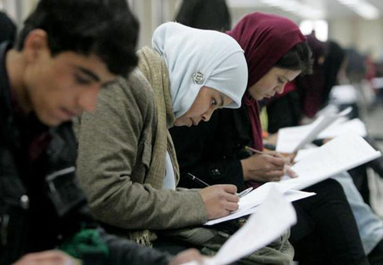 چند دانشجوی افغانستانی در ایران تحصیل میکنند؟