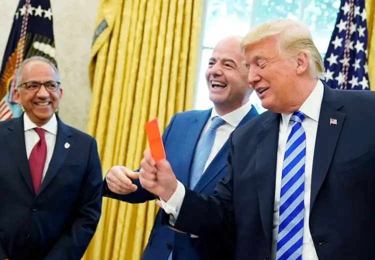 شکایت از اینفانتینو به دلیل حمایت از ترامپ!