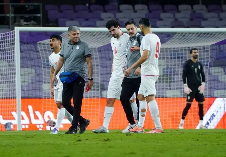 دوری 8 هفته‌ای هافبک تیم ملی از فوتبال