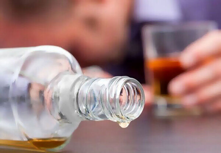 درخواست دانشگاه علوم پزشکی البرز از مصرف کنندگان مشروبات الکلی: سریع به مراکز درمانی مراجعه کنید