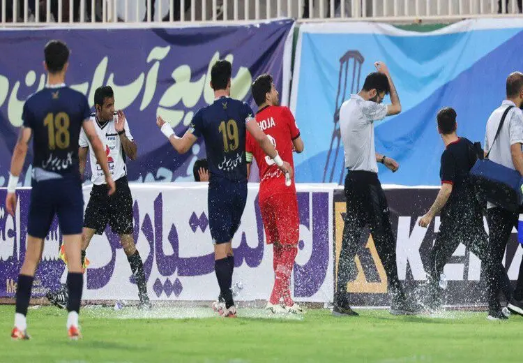 پاسخ تند اخباری به جنجال شجاع خلیل‌زاده!