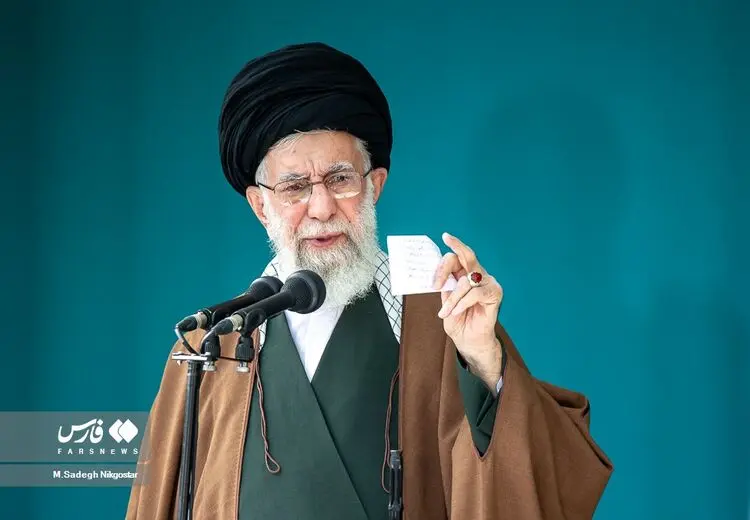 رهبر انقلاب: قوای سه‌گانه مانع هم نشوند و راه را برای یکدیگر باز و هموار کنند