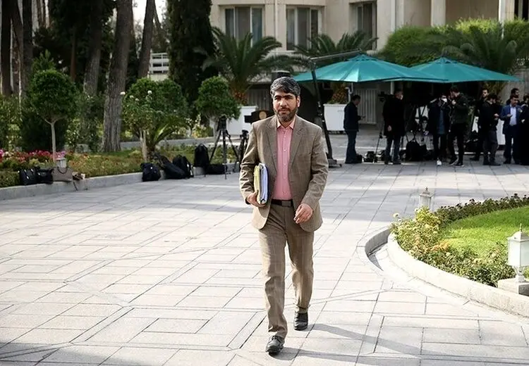 حکم معاون رئیسی و رییس سازمان اداری استخدامی کشور باطل شد + تصویر حکم