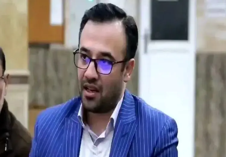 قاسم مکارم مشاور وزیر پیشین به حبس و انفصال از خدمت محکوم شد