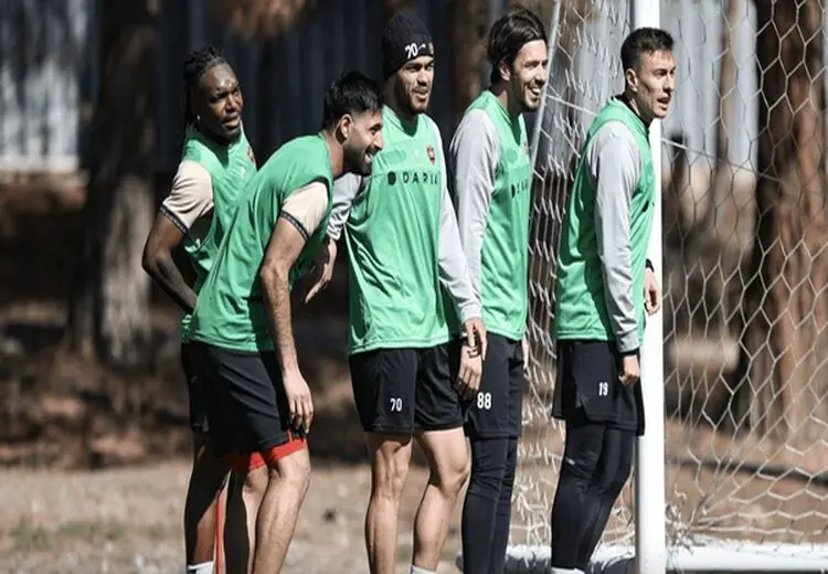 شایعه فسخ قرارداد بازیکنان خارجی پرسپولیس