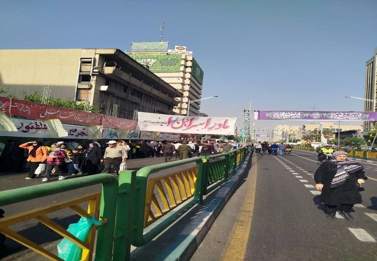 بنری که در جشن غدیر تهران جلب‌توجه کرد