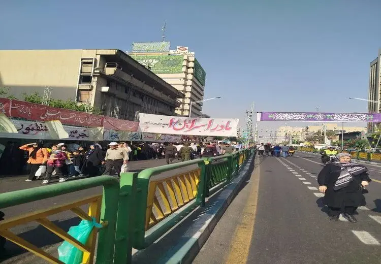بنری که در جشن غدیر تهران جلب‌توجه کرد