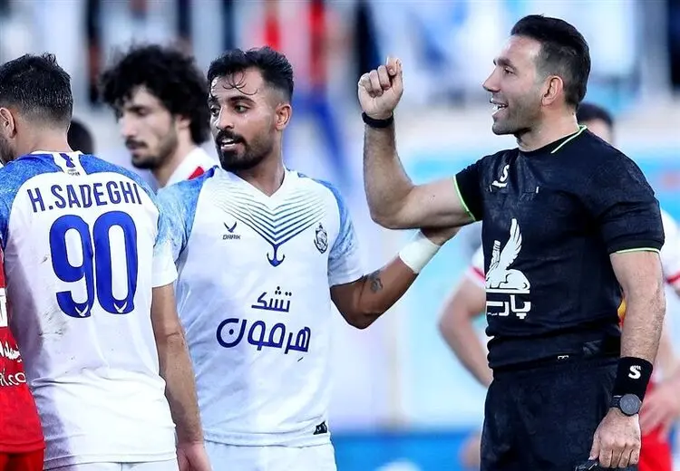 پنالتی پرسپولیس مقابل ملوان دیده نشد