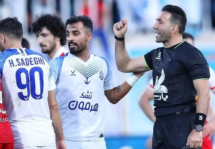 پنالتی پرسپولیس مقابل ملوان دیده نشد
