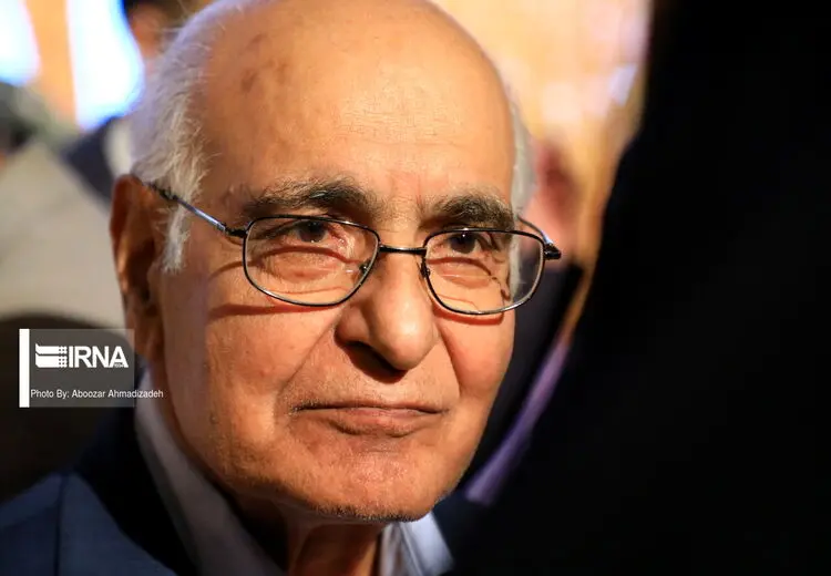 هوشنگ مرادی‌کرمانی دوران نقاهت را سپری می‌کند