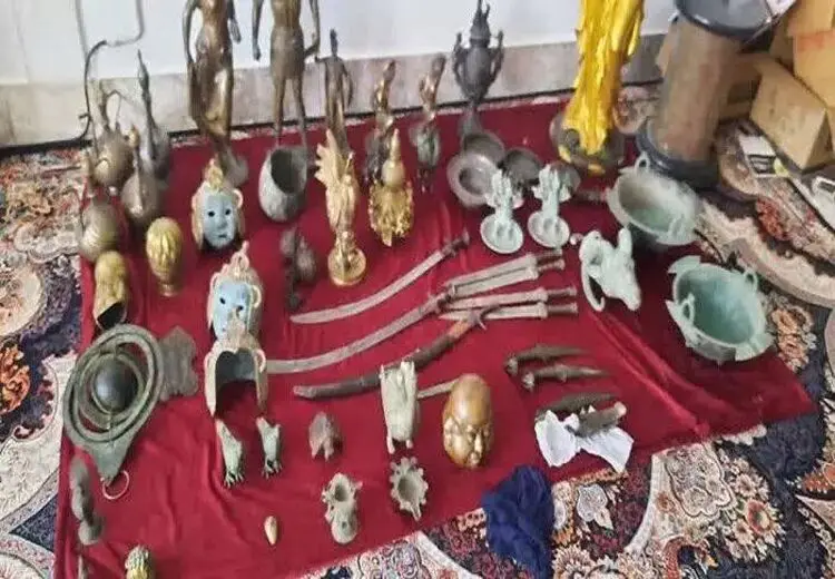  کشف ۵۶ اثر تاریخی از سه تبعه خارجی در مشهد!