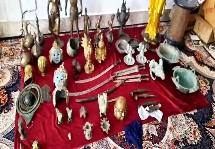  کشف ۵۶ اثر تاریخی از سه تبعه خارجی در مشهد!