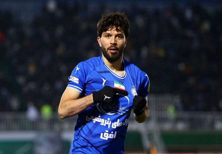 ستاره استقلال همچنان از اتاق عمل فراری است