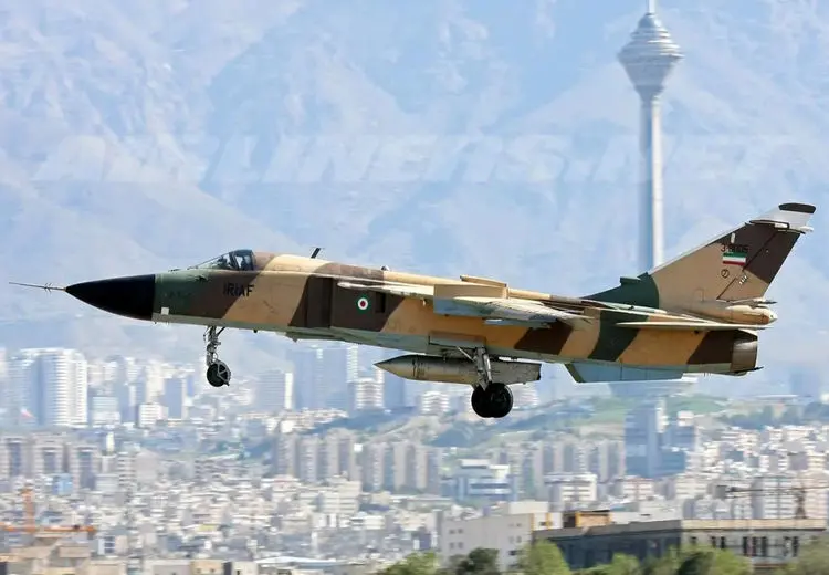 جنگنده‌های ارتش پایگاه‌های آمریکا را بمباران کردند