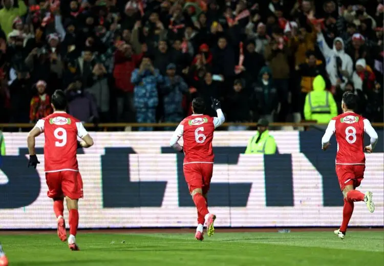 وقت کشی جنجالی بازیکنان پرسپولیس در دربی !