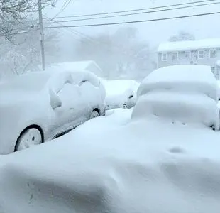  برف یک متری در آمریکا
