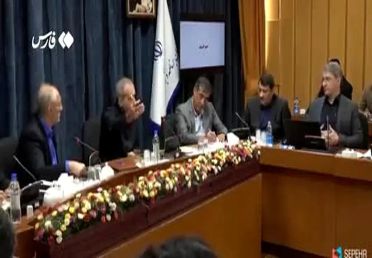  پزشکیان: چرا جوان ما باید کولبری کند/ باید راه تجارت را باز کنیم