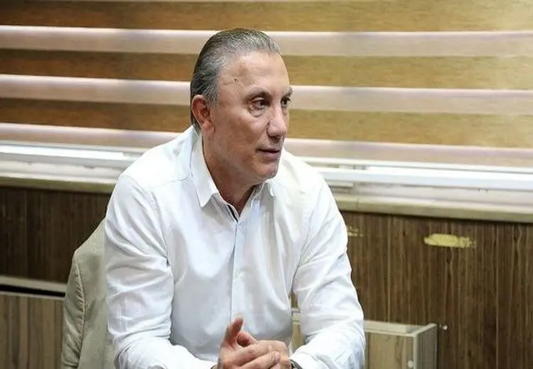 انتقاد حمید درخشان از خداداد عزیزی: مشاور فنی که نباید وارد زمین شود!
