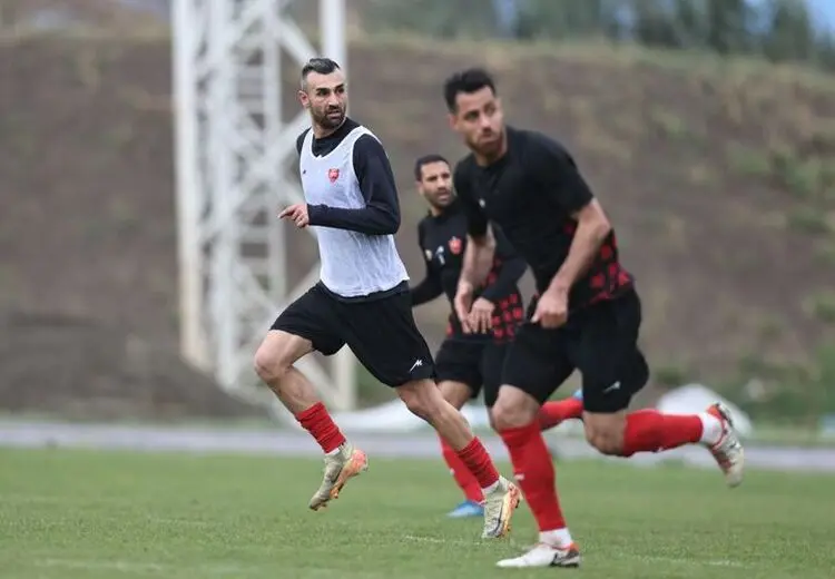 اولین تمرین پرسپولیس در 1404 زیر باران