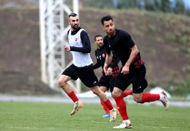 اولین تمرین پرسپولیس در 1404 زیر باران