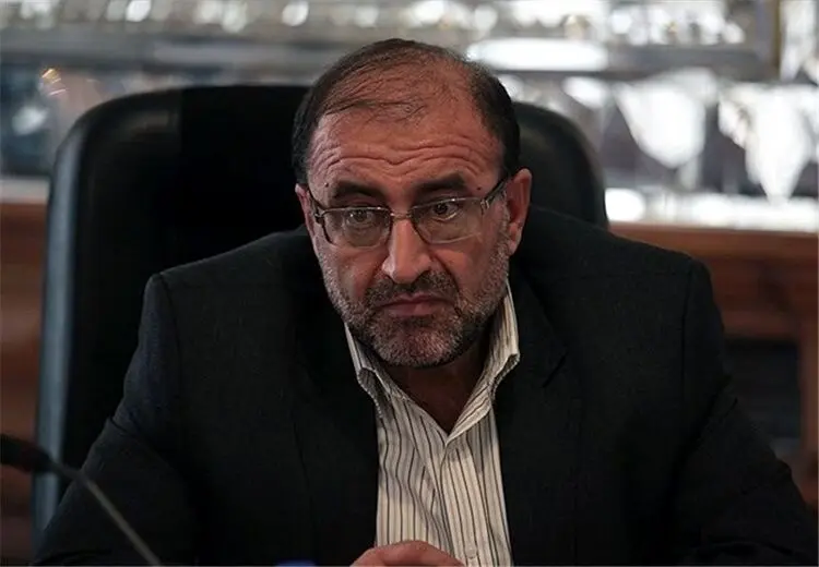 نماینده تهران: اتحادیه پوشاک از نصب پرچم آمریکا بر روی لباس‌ها جلوگیری کند!