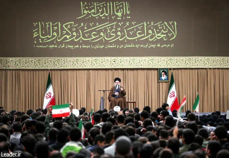  رهبر انقلاب: اختلاف جمهوری اسلامی و آمریکا یک اختلاف تاکتیکی نیست، یک اختلاف ذاتی است/ حجاب مسئله‌ای دینی و زهرایی و زینبی است