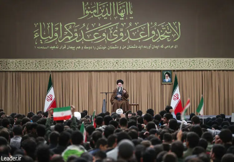  رهبر انقلاب: اختلاف جمهوری اسلامی و آمریکا یک اختلاف تاکتیکی نیست، یک اختلاف ذاتی است/ حجاب مسئله‌ای دینی و زهرایی و زینبی است