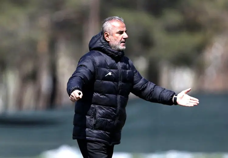 بازگشت مترجم جنجالی اسماعیل کارتال به کادر پرسپولیس / عکس