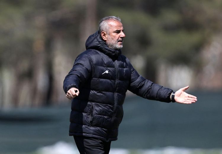 بازگشت مترجم جنجالی اسماعیل کارتال به کادر پرسپولیس / عکس