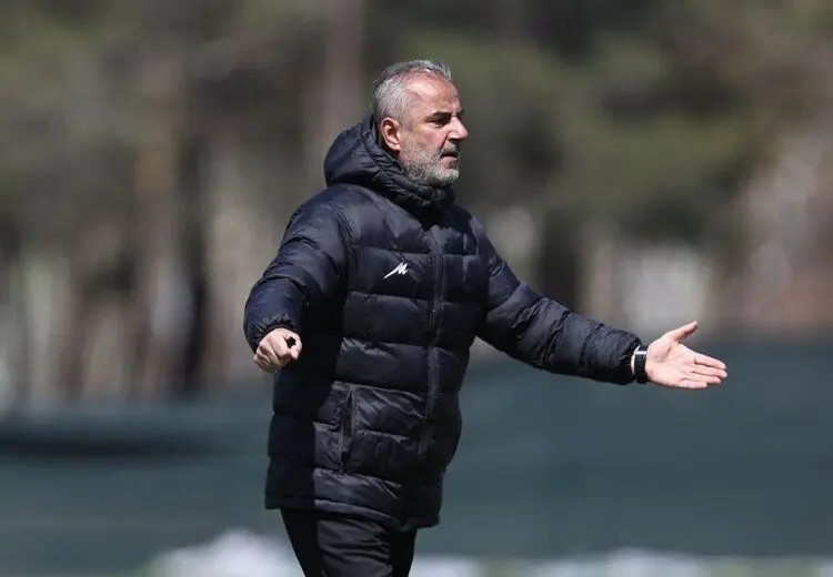 بازگشت مترجم جنجالی اسماعیل کارتال به کادر پرسپولیس / عکس
