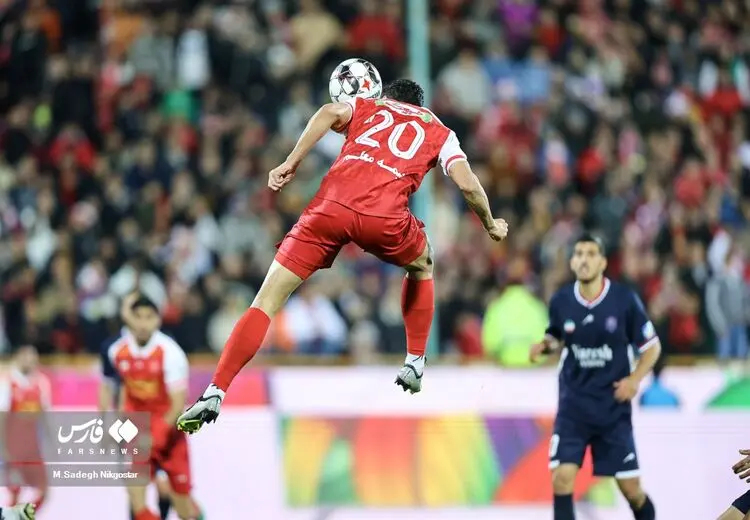  پیروزی پرسپولیس ۱۰ نفره در قائمشهر