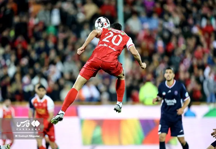  پیروزی پرسپولیس ۱۰ نفره در قائمشهر