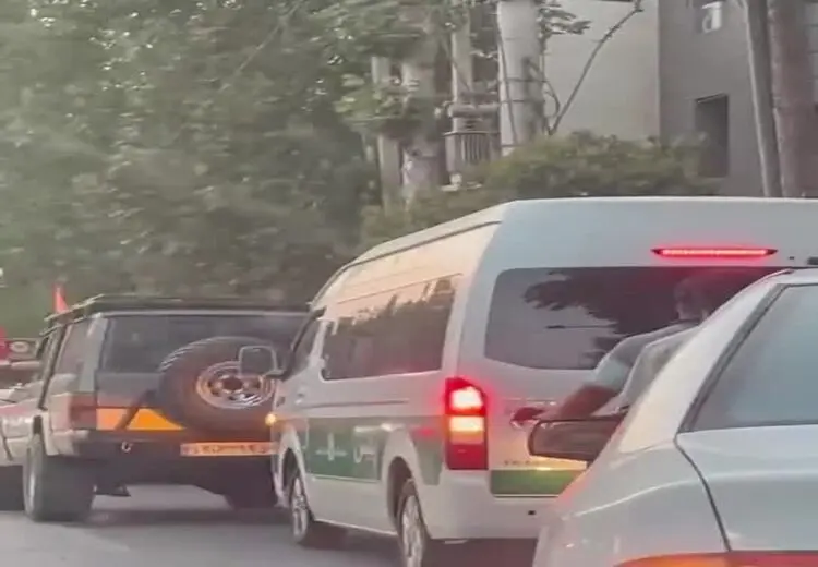 تذکر پلیس گرگان با بلندگو به مردم برای رعایت حجاب