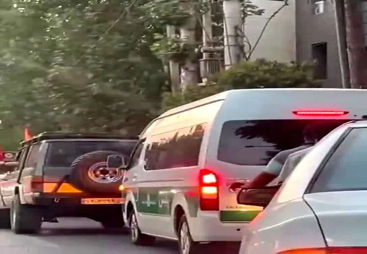 تذکر پلیس گرگان با بلندگو به مردم برای رعایت حجاب