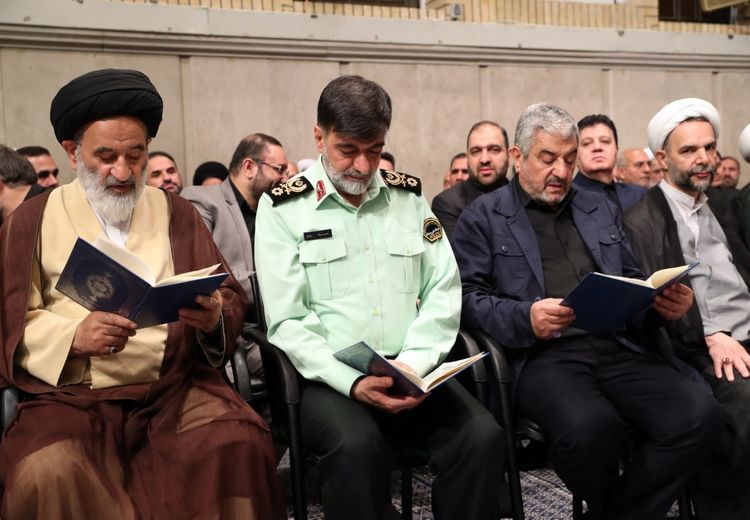 حضور سردار رادان در مراسم بزرگداشت شهدا در حسینیه امام خمینی/ عکس
