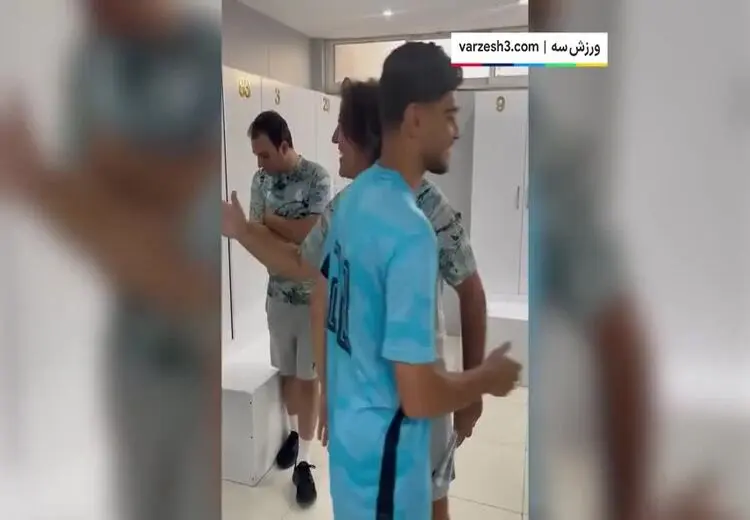 خوش و بش ساپینتو با بازیکنانش
