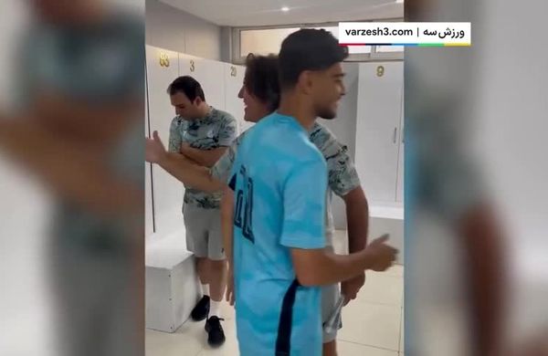 خوش و بش ساپینتو با بازیکنانش