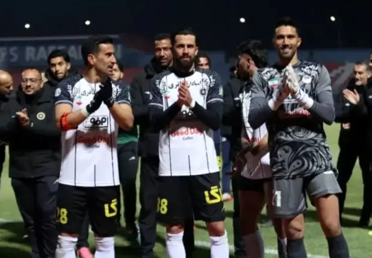 سیدحسین جایزه کلین‌شیت را از پسرش گرفت! + عکس