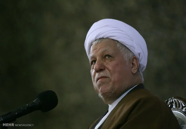 عکس‌هایی قدیمی و خاطره‌انگیز از مرحوم هاشمی رفسنجانی و علی شمخانی در دوران جوانی