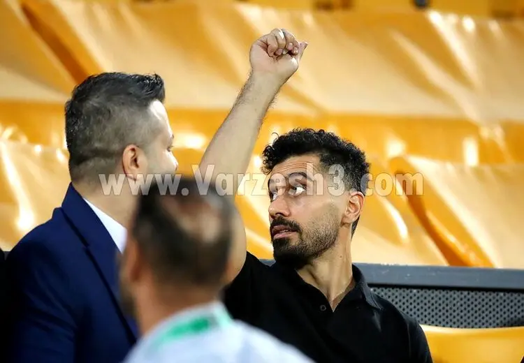 چند قاب متفاوت از امید عالیشاه در ورزشگاه آزادی