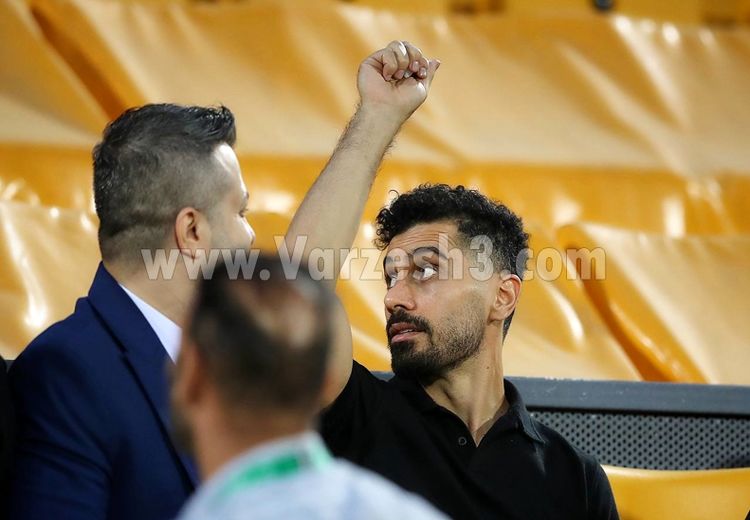چند قاب متفاوت از امید عالیشاه در ورزشگاه آزادی