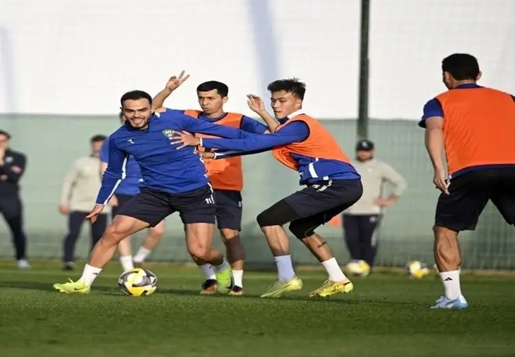 اورونوف در تمرین تیم ملی ازبکستان