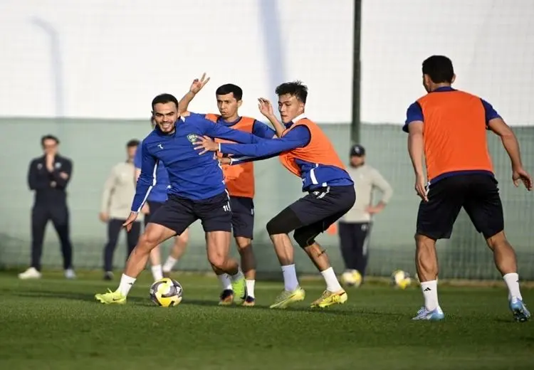 اورونوف در تمرین تیم ملی ازبکستان